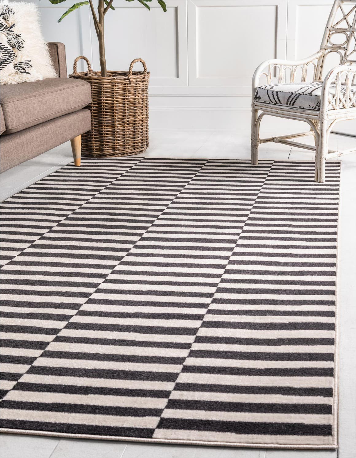 black 5x8 soho area rug