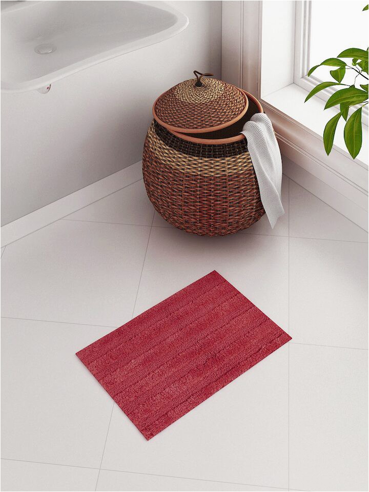 SPACES Swift Dry Red Rectangular Bath Rug 1