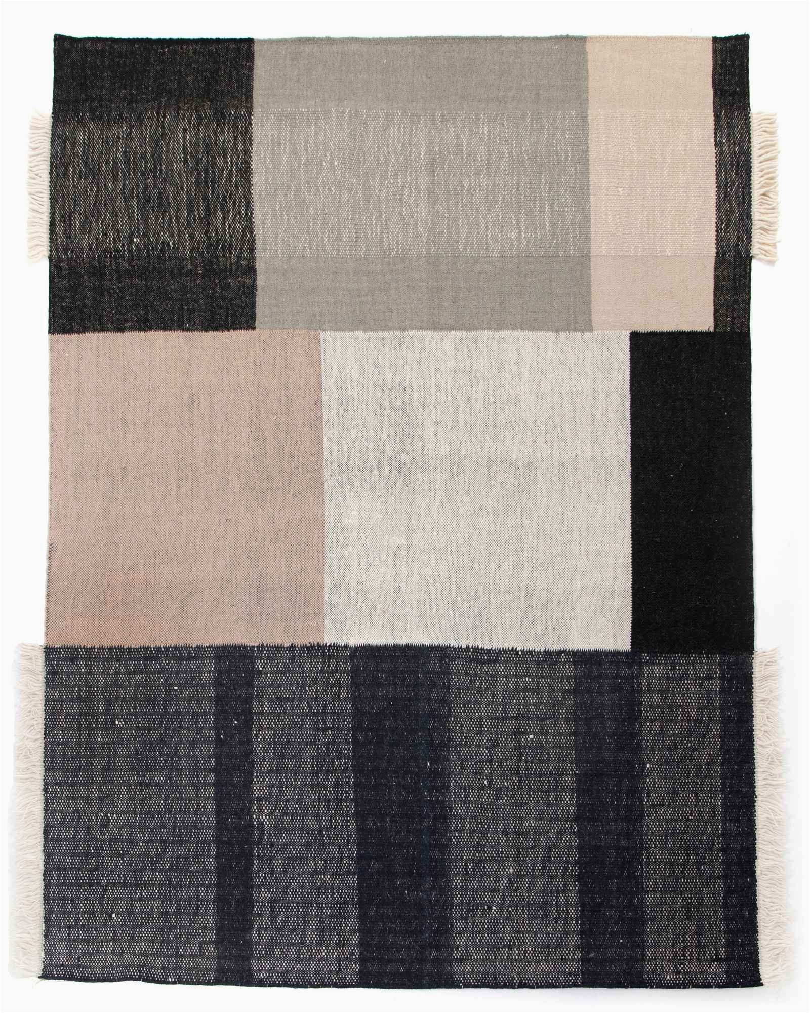 bran rug 8x10 in black and cream