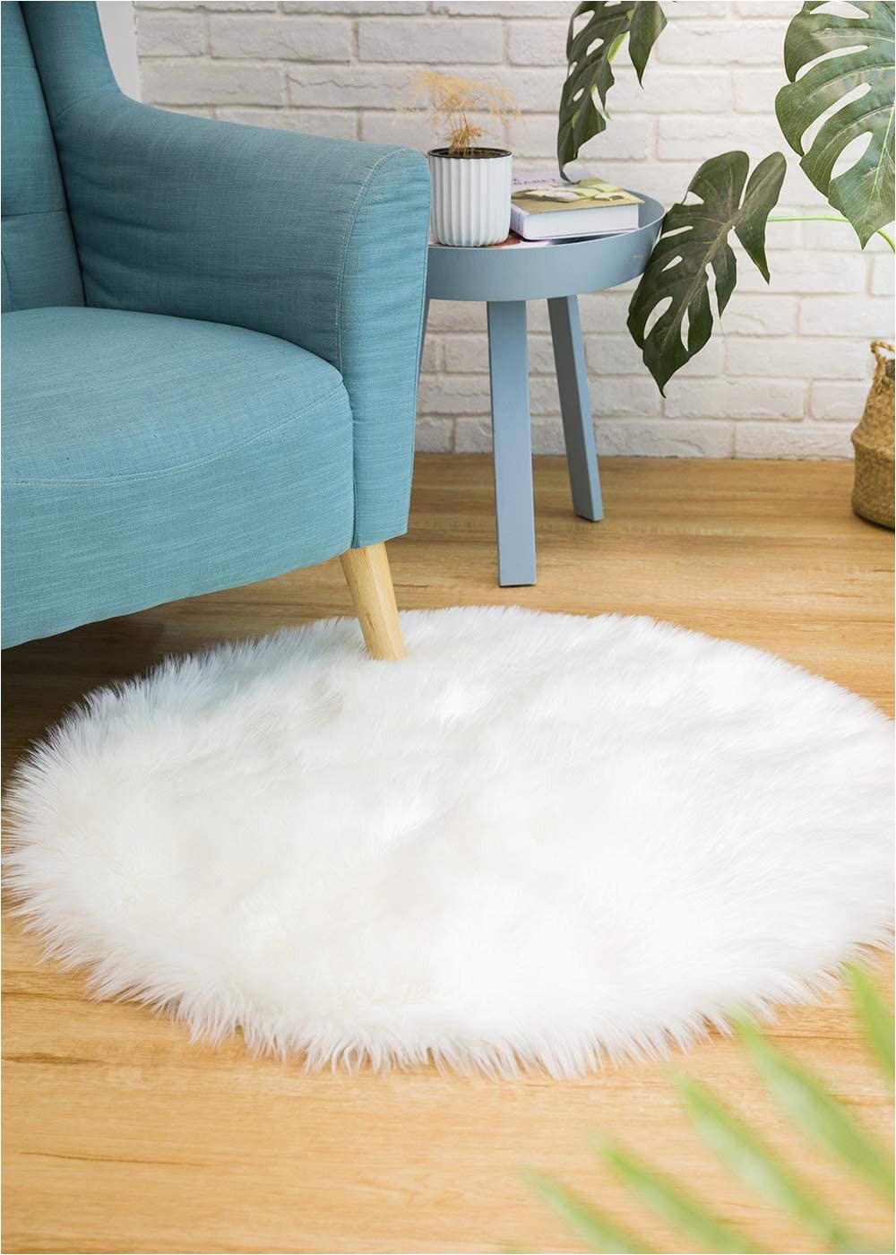 Faux Sheepskin area Rug 8×10 Ciicool soft Faux Sheepskin Fur area Rugs Round Fluffy Rugs for Bedroom Silky Fuzzy Carpet Furry Rug for Living Room Girls Rooms White 3 X 3 Feet