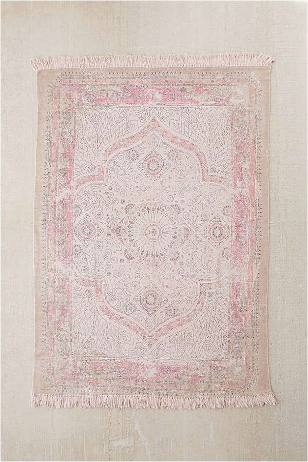 Fontanne Pink White area Rug 5×7 Classic Rug Pad