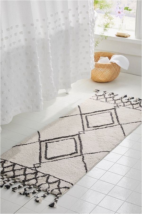 Bath Mats that Look Like Rugs Get Decorating and Design Ideas From Photos Of Bathroom Rugs