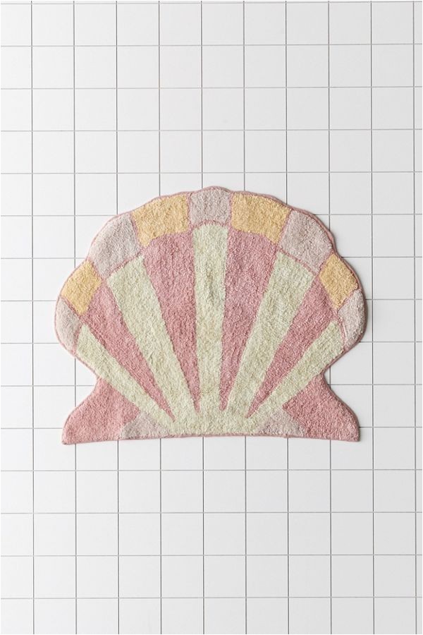 Shell Shaped Bath Rugs Shelly Shaped Bath Mat In 2020