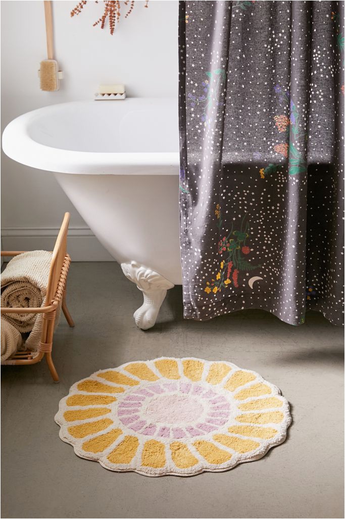 Flower Shaped Bathroom Rugs Justine Flower Bath Mat