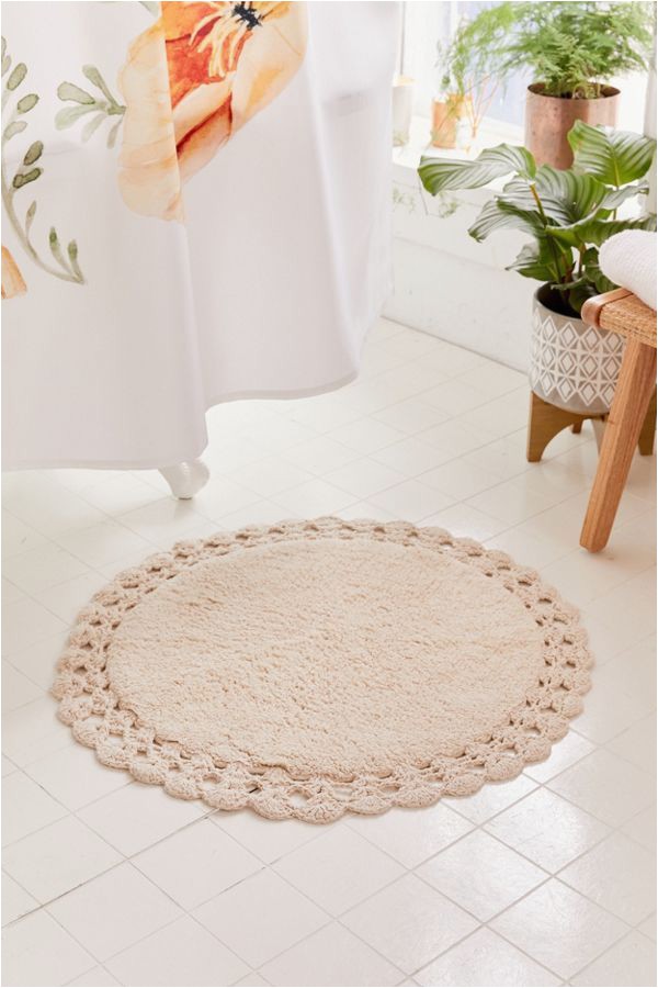 Round Bathroom Mats and Rugs Round Crochet Trim Bath Mat