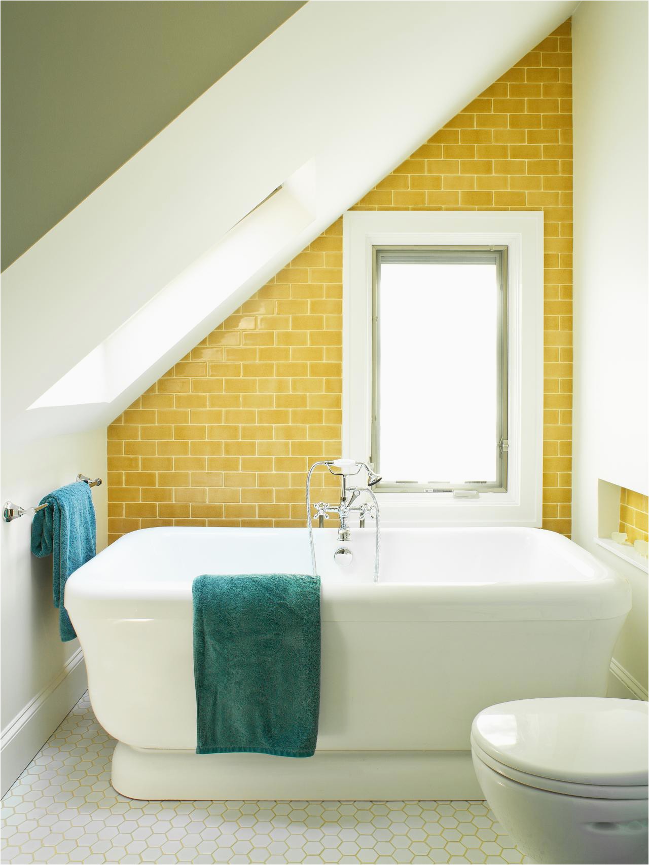 Bright Yellow Bathroom Rugs 10 Yellow Bathroom Ideas