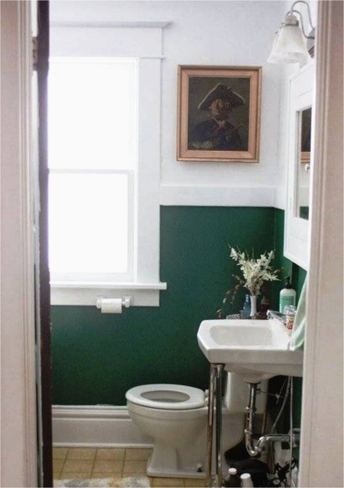 Dark forest Green Bathroom Rugs Easy Bathroom Makeover with forest Green and White Walls and