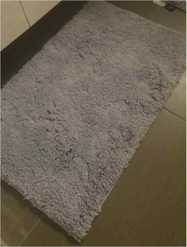 Silver Grey Bathroom Rugs is This Bath Mat Grey or Purple It S Dividing the Internet