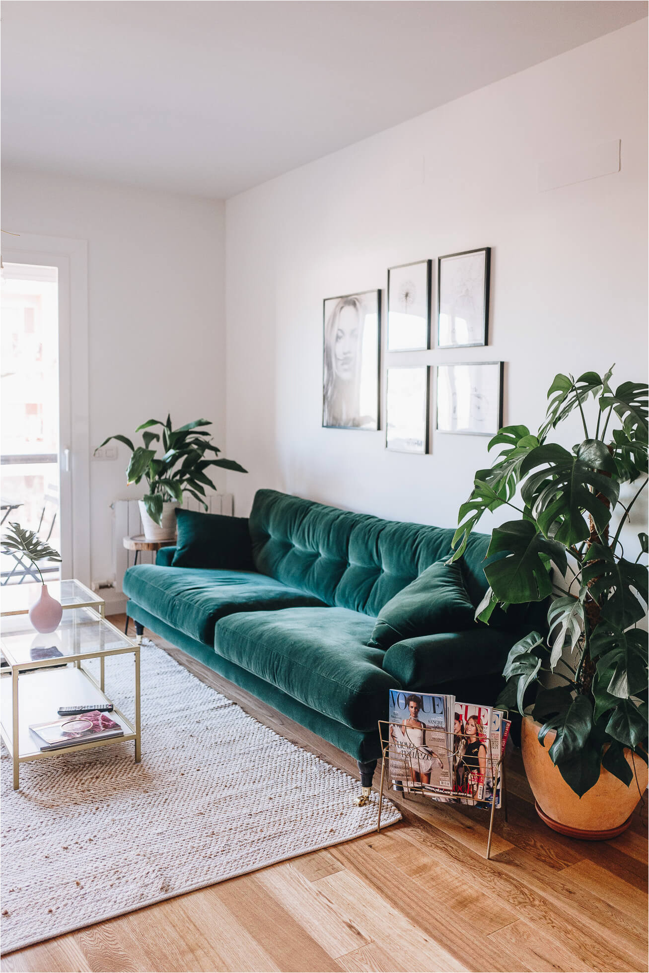 Green Couch Blue Rug Boho Style the Green Velvet sofa 20 Stylish Options Hey