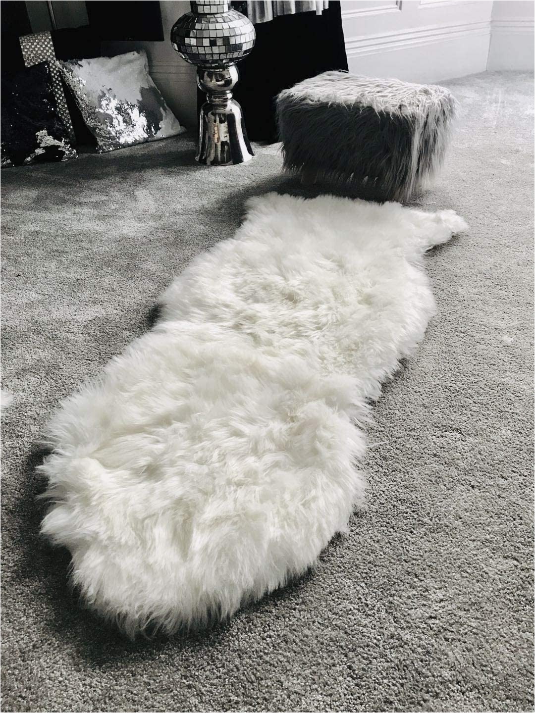 Large White Faux Fur area Rug Cushion Mania Super soft Fluffy Sheepskin Plain Faux Fur Rugs Carpet Mat Home Bedroom 60×130 White