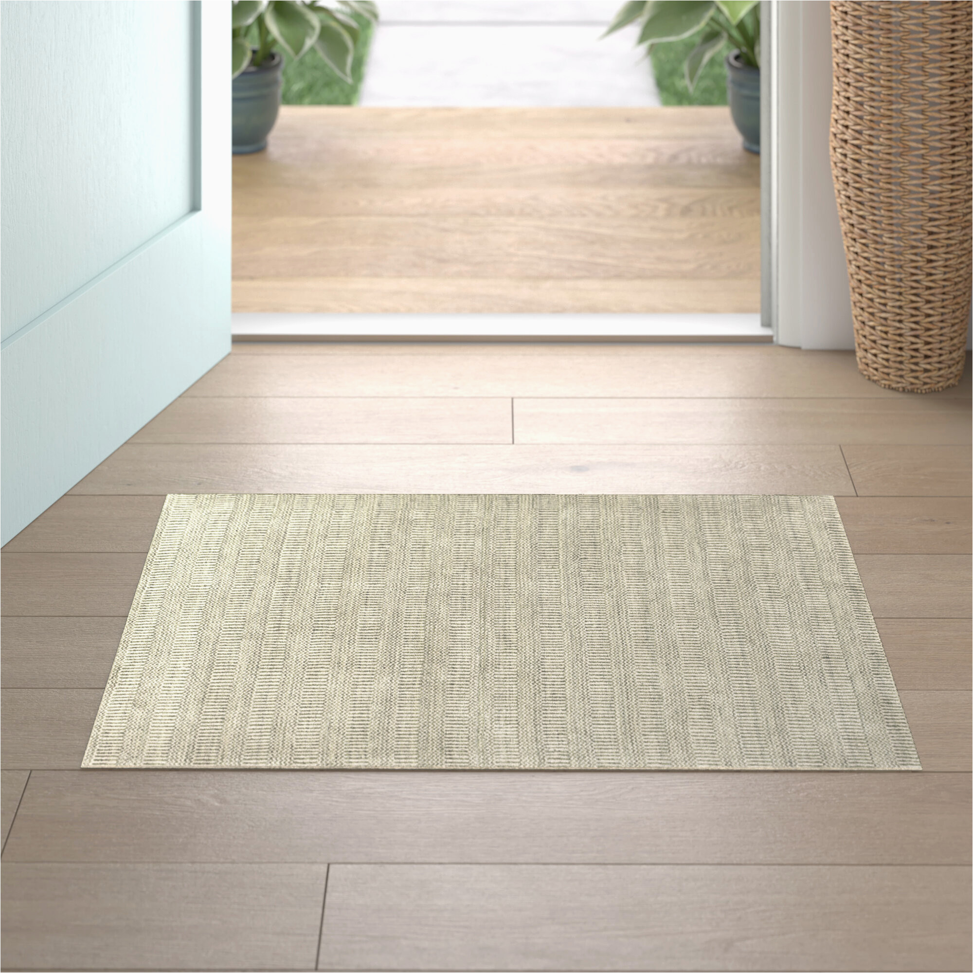 Leah Gray and Ivory Indoor area Rug Leah Wool Grass Green/beige/gray area Rug