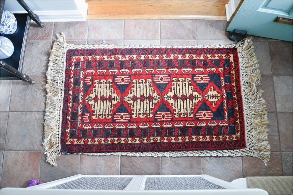Area Rug On Tile Floor How to Keep Rugs From Slipping On Tile: 5 Easy solutions – Rugpadusa
