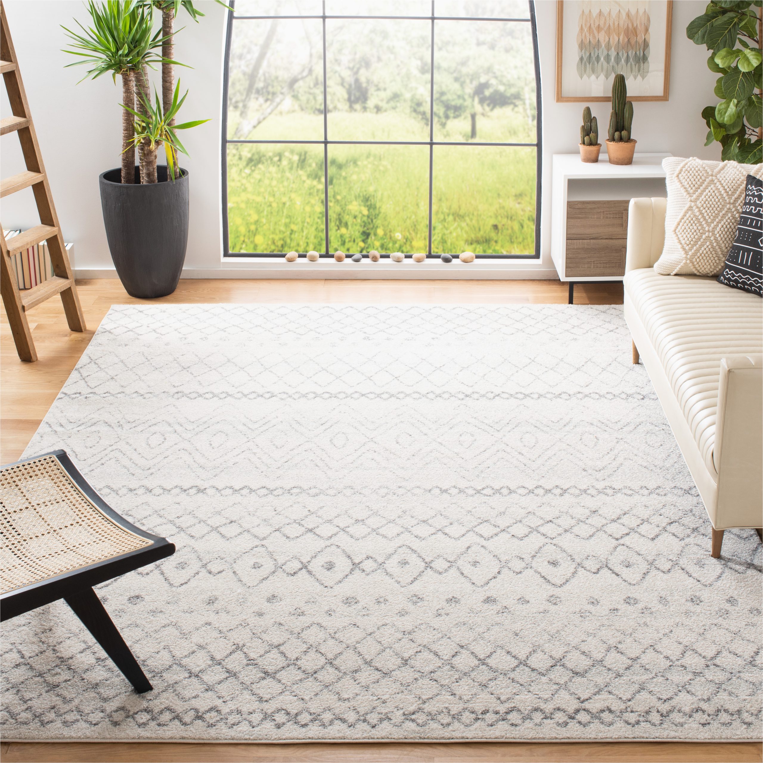 Hannah Charcoal Ivory area Rug Safavieh Madison Hannah Geometric area Rug, Ivory/charcoal, 6’7″ X 6’7″ Square