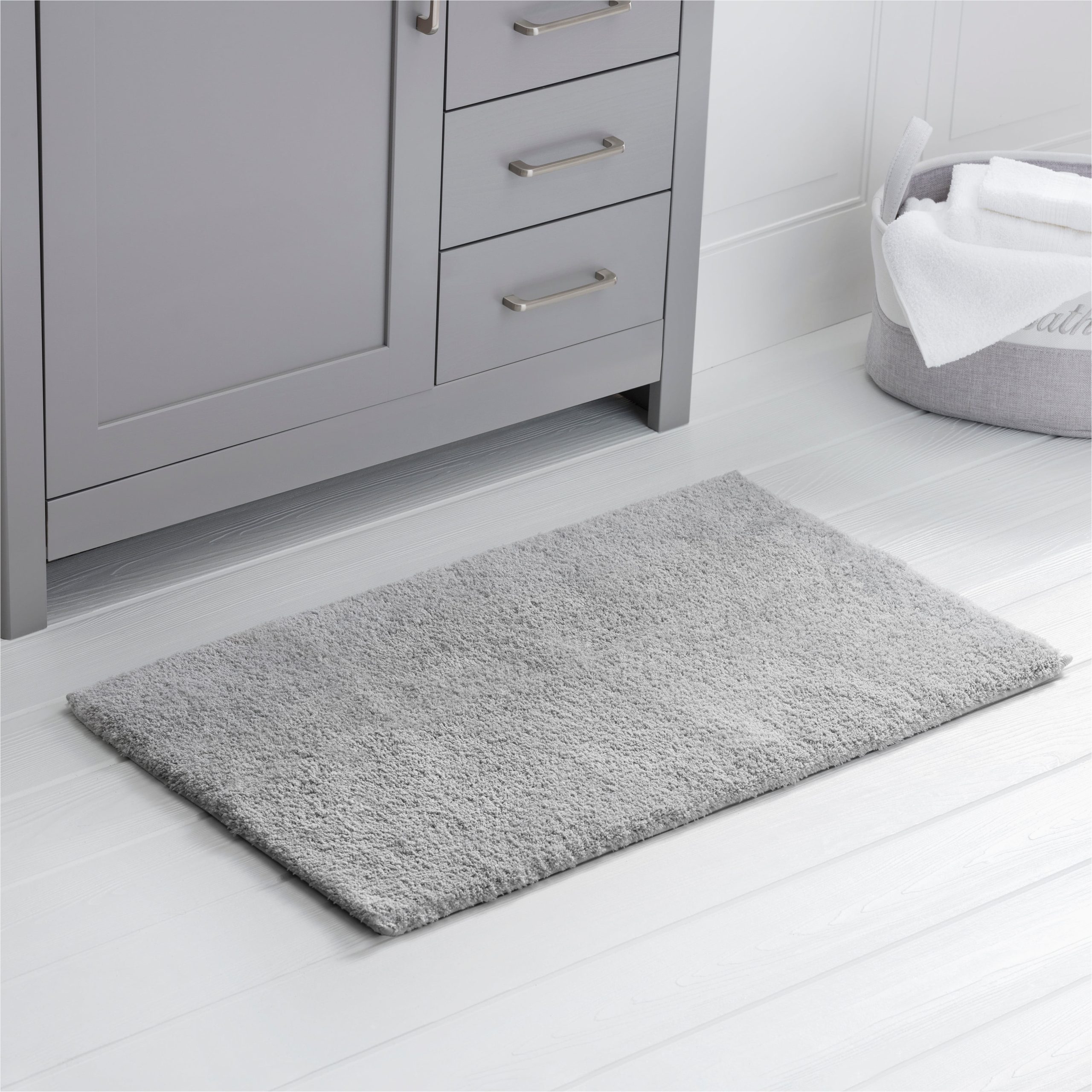 Better Homes and Gardens Bath Rugs Walmart Better Homes and Gardens Thick and Plush Bath Rug, 23 X 39, soft Silver