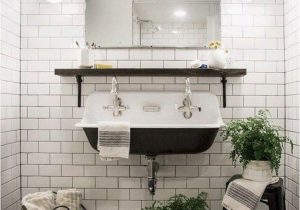 Modern Farmhouse Bathroom Rugs 40 Fy Farmhouse Bathroom Makeover Ideas Bathroomideas