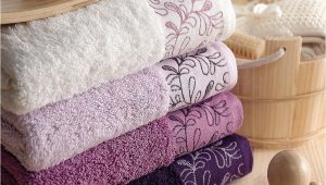 Purple Bath towels and Rugs Mobila Si Decoratiuni Interioare
