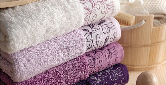 Purple Bath towels and Rugs Mobila Si Decoratiuni Interioare
