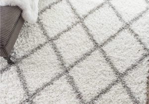 Shanna Off White area Rug Rugstudio Presents the Shanna Shaggy White by Nuloom