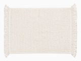 White Bath Rugs Cotton White Bath Mat In Woven Textured Cotton Fabric Knotted